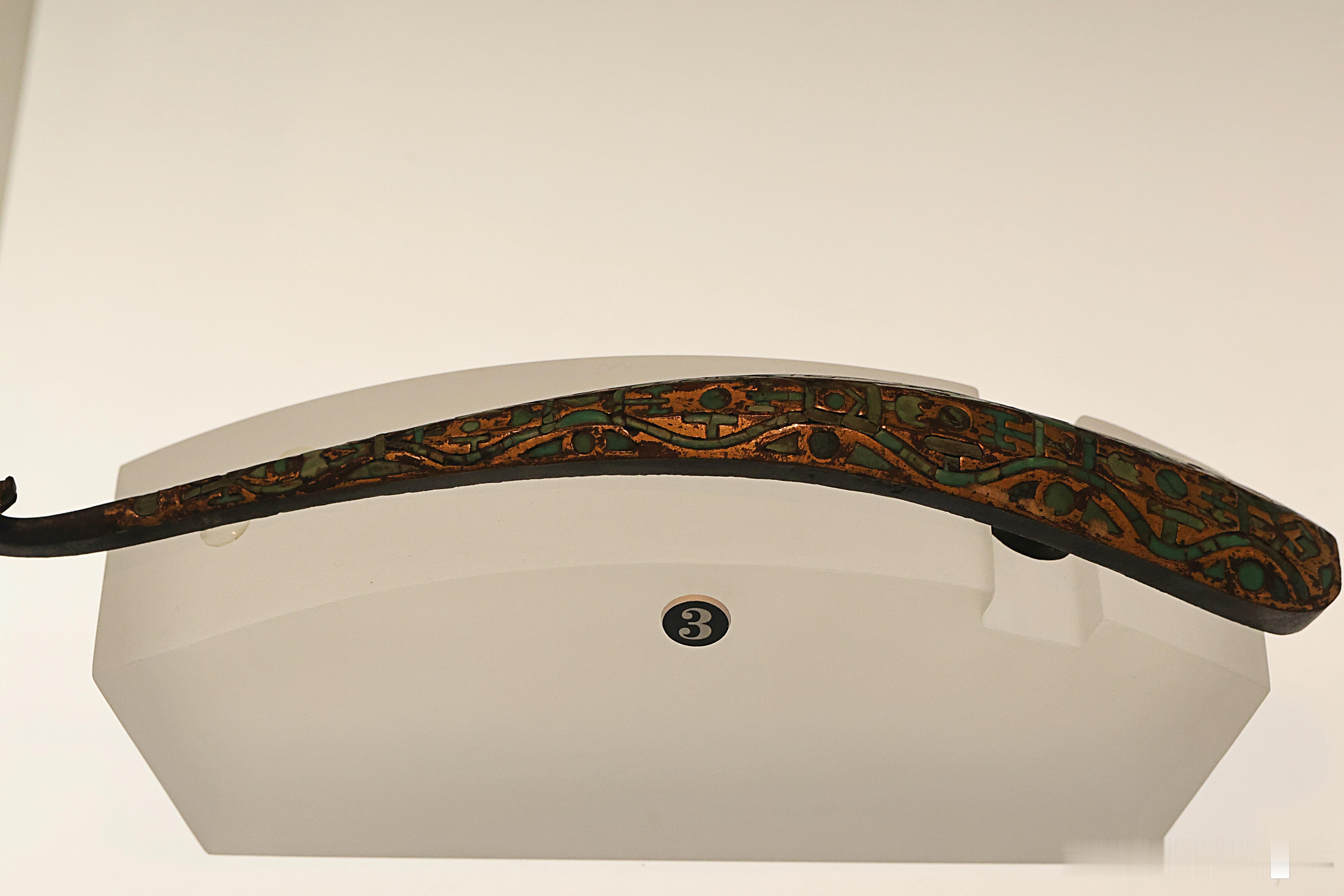 镶嵌绿松石鎏金带钩 战国 （公元前475-前221年）首都博物馆藏 