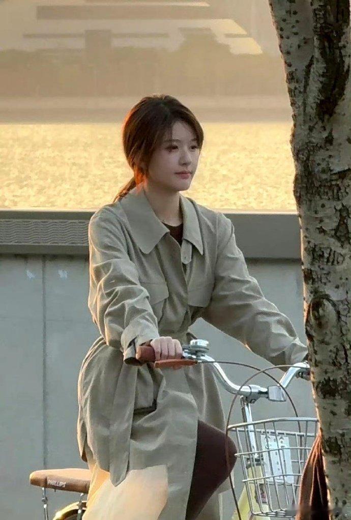 赵露思 《恋人》拍摄路透 