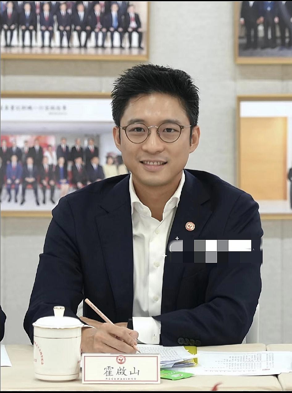 我有种预感！
霍启山这辈子怕是难走进婚姻了！
 
不是他不想结，也不是霍家拦着，