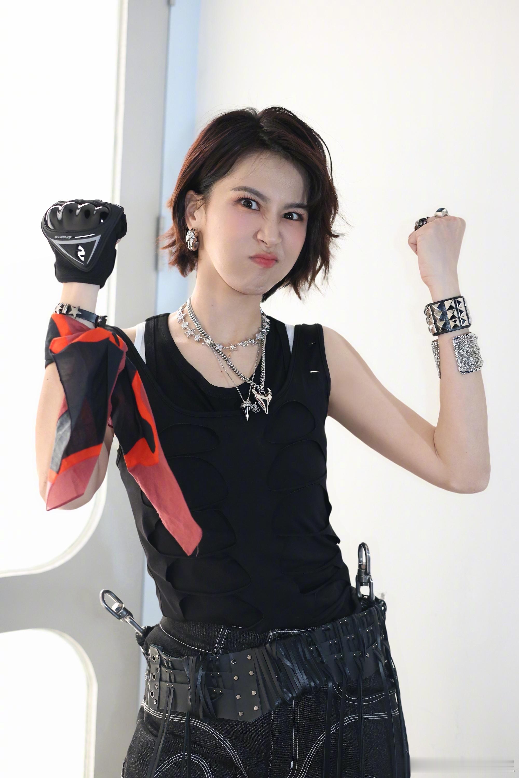 全网催唱成功！曾沛慈回应开演唱会，实力舞台即将上线曾沛慈回应开演唱会粉丝喊话曾沛