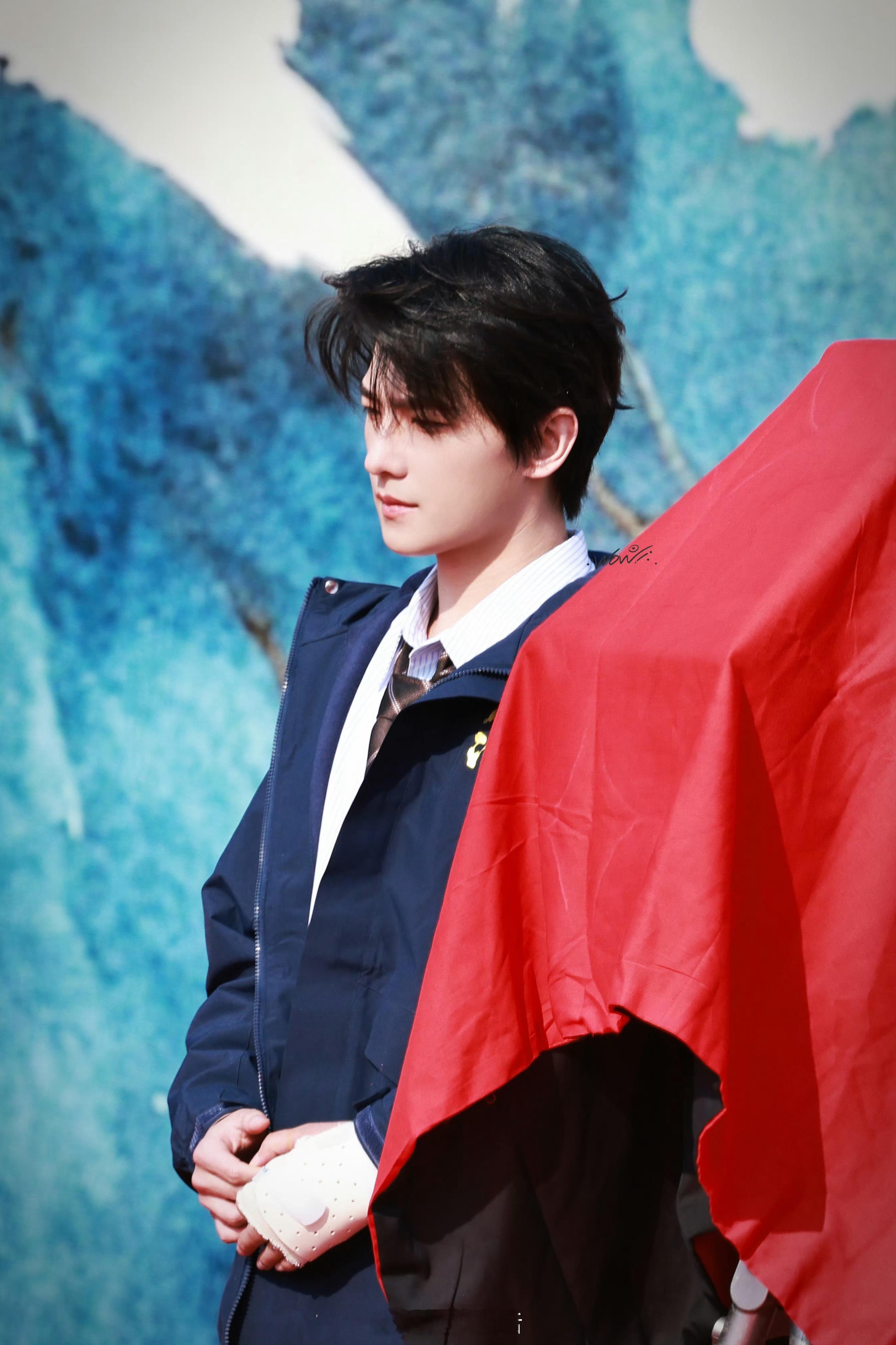 杨洋不让江山开机现场路透来啦，还是这么帅气，少年感的神！