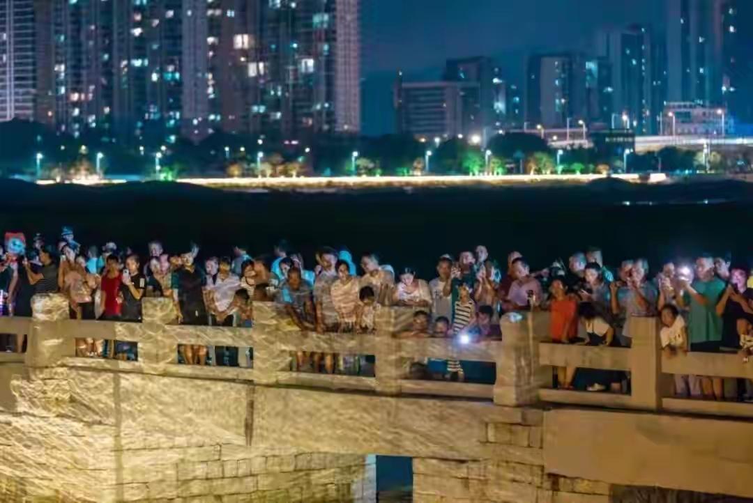刚刚过去的这个暑假，泉州台商投资区交出了一份“热气腾腾”的文旅答卷。这里没有“特