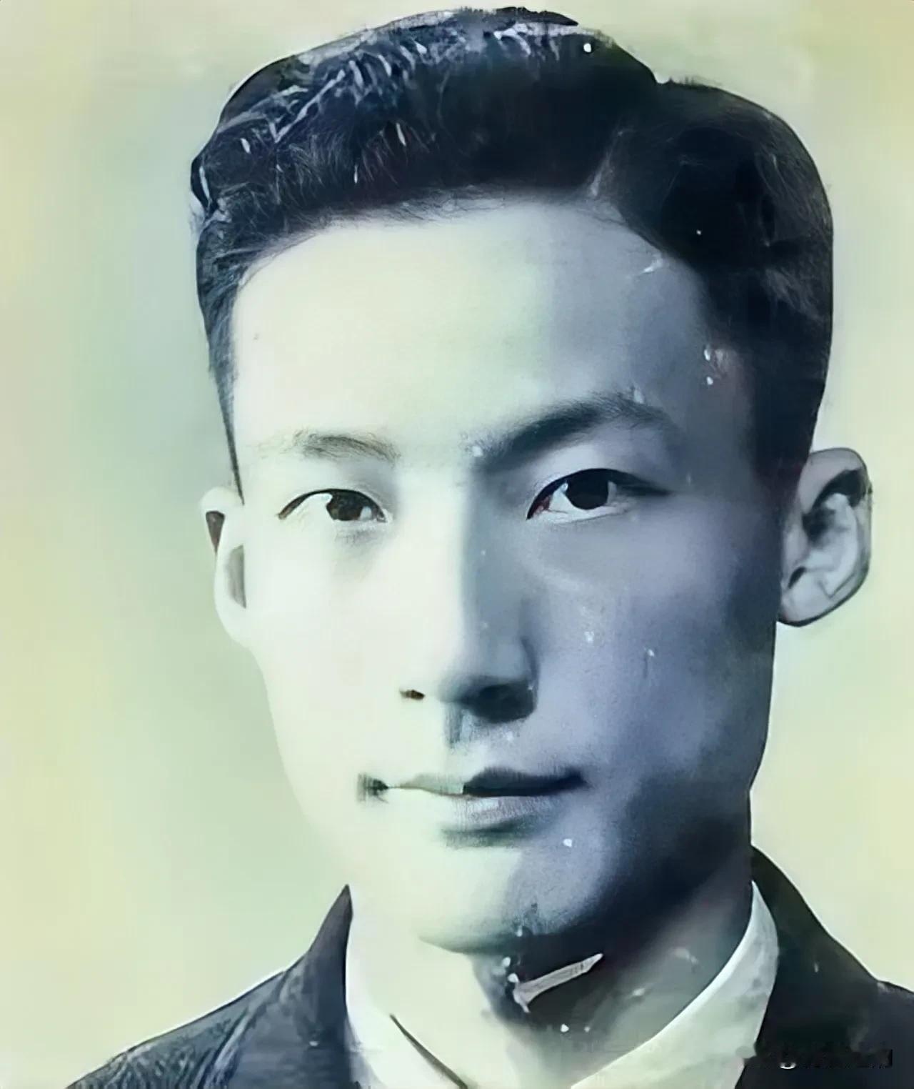 1949年，毛人凤下令处死朱君友。朱君友坦然赴死，却发现枪决他的2名特务，朝他频