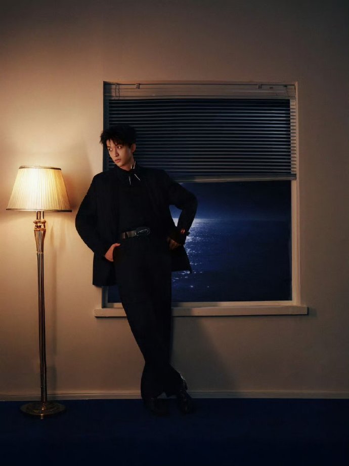 就这么调戏黄子弘凡 被调戏黄子弘凡的名场面笑疯！一句鸟巢演唱会提问让他瞬间害羞，