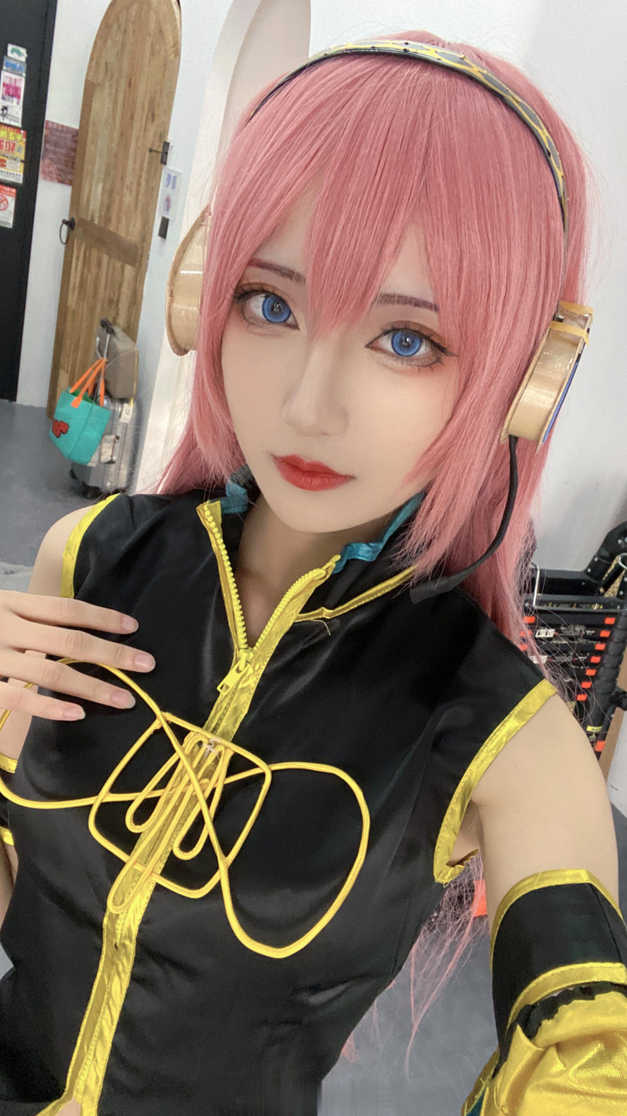 #弥音音ww[超话]##巡音ルカ##二次元cos大赏# 又出luka啦！ ​​​