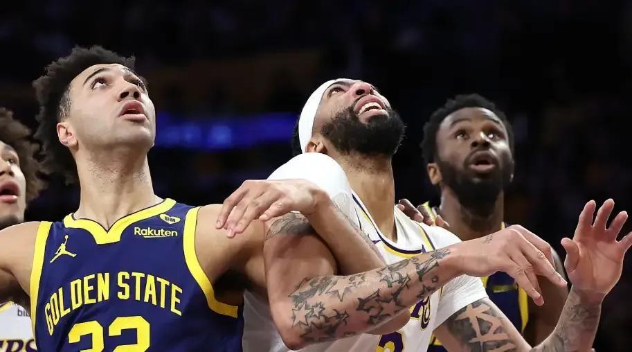 湖人卡位战没赢过，更坏的消息，浓眉至少要缺席两场比赛。
第一，湖人和国王，勇士，