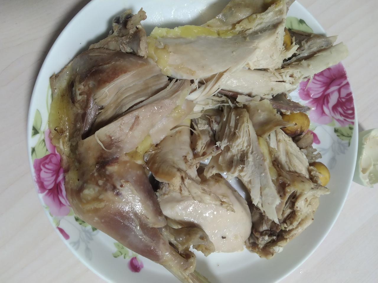 鸭肉和鸡肉吃起来怎么会有苦味呢？不久前，我买了一只烤鸭，尝了一口，肉是苦的，顿时