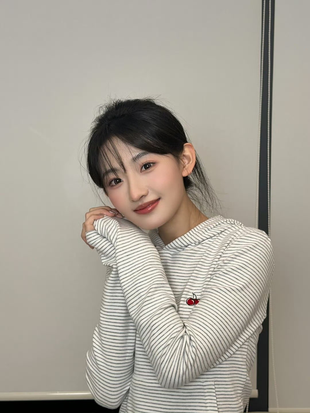 杨雨潼我是最棒的小杨 杨雨潼模仿勇敢小羊表情包萌化人心，直播里被她可爱到后，还有