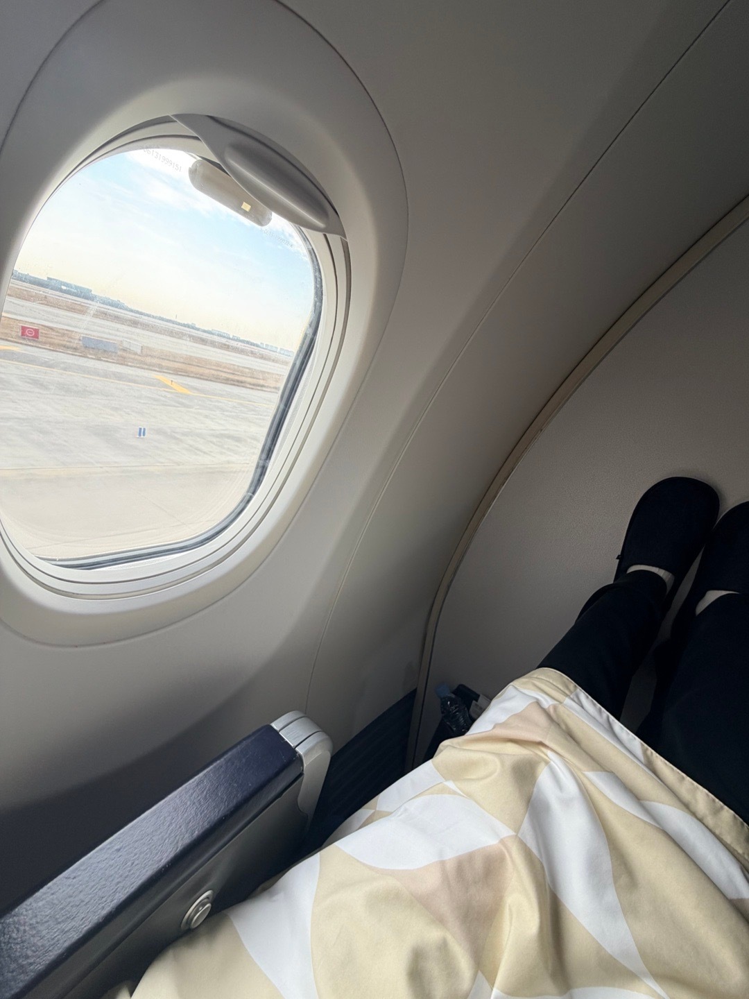 一晚上没睡得好好补觉。。（又自费去打工了 