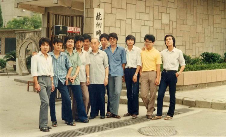 恰同学少年。

有人说三岁看老，可为什么一个人在20岁、40岁、60岁……的时候