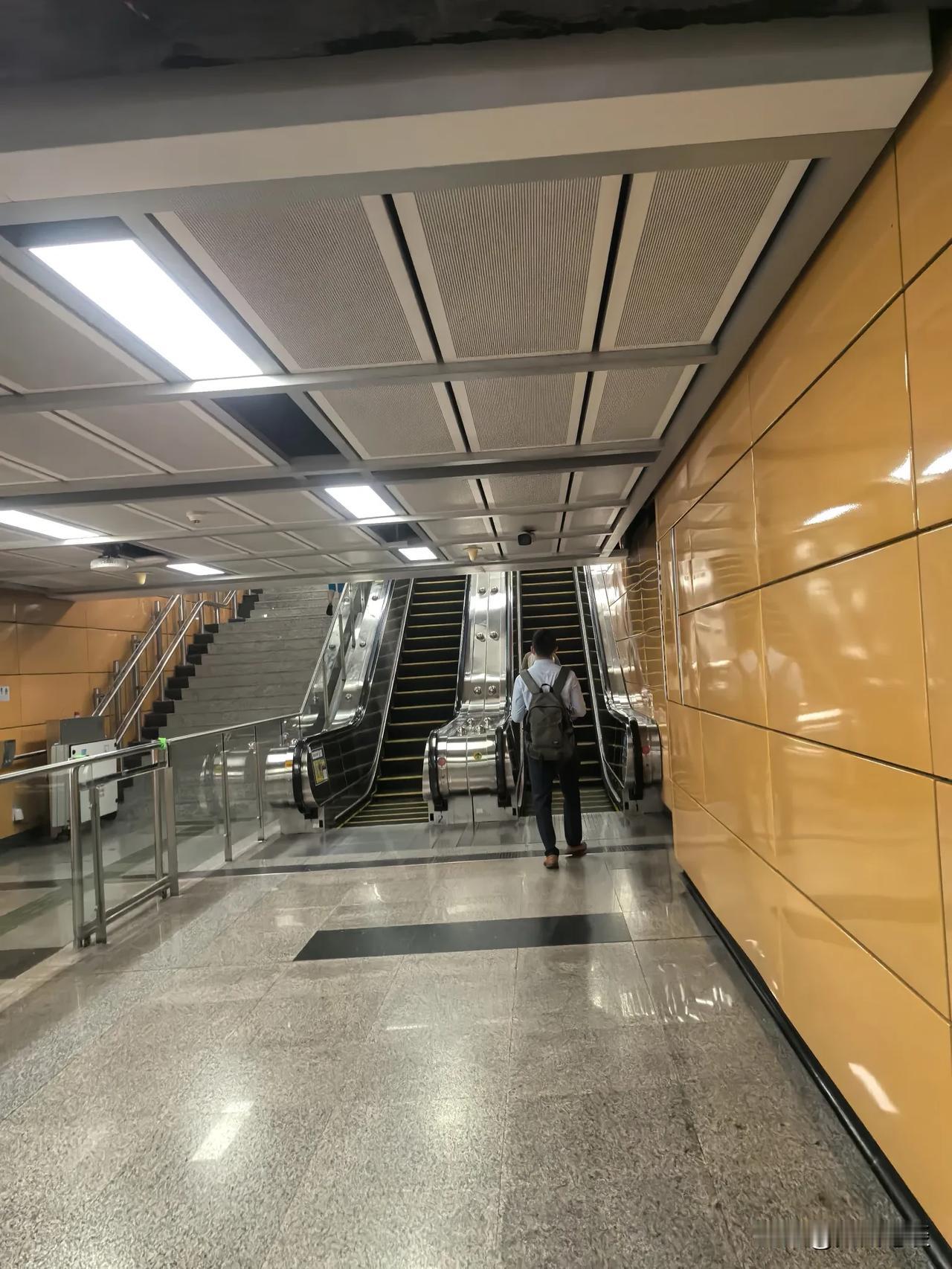 广州速度、湾区速度、广东速度！3 分钟极速实现广州地铁 8 号线换乘 18 号线