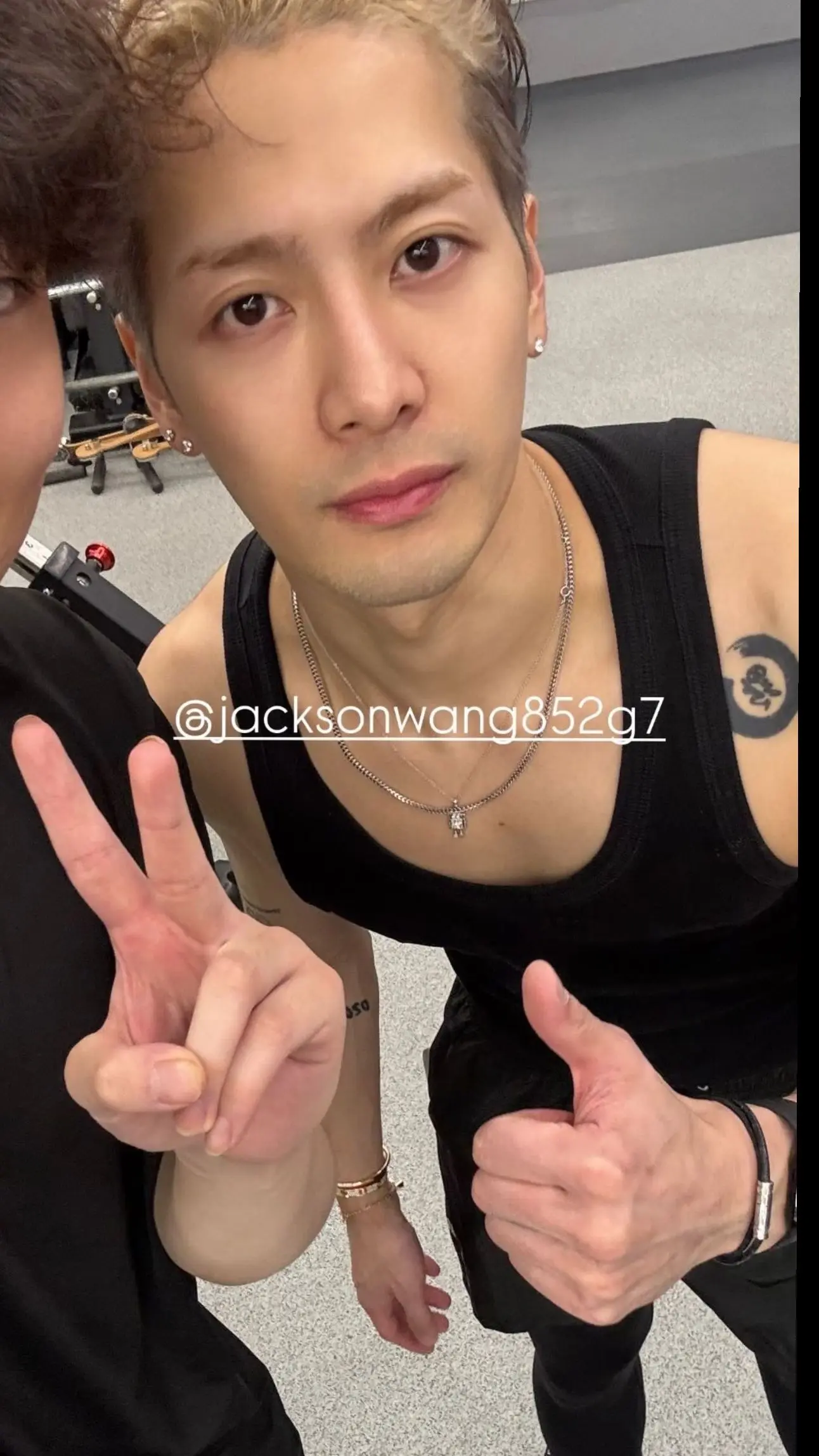 老公终于出现了🥺。cr.围脖