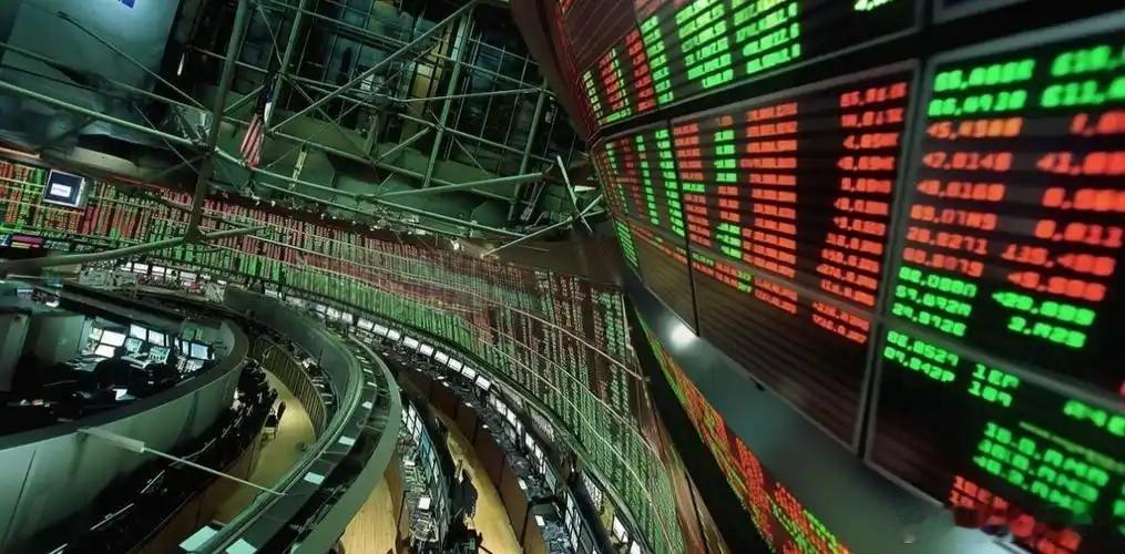 大家早！6月3日今日核心资讯速览：AI算力迎重磅催化：英伟达硅光技术全面量产，C