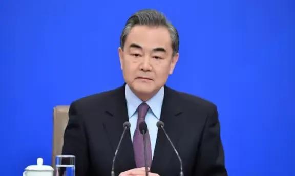 现在就应该把两岸问题说的清清楚楚，不能再有模糊概念！什么中华台北，中国台北都是以