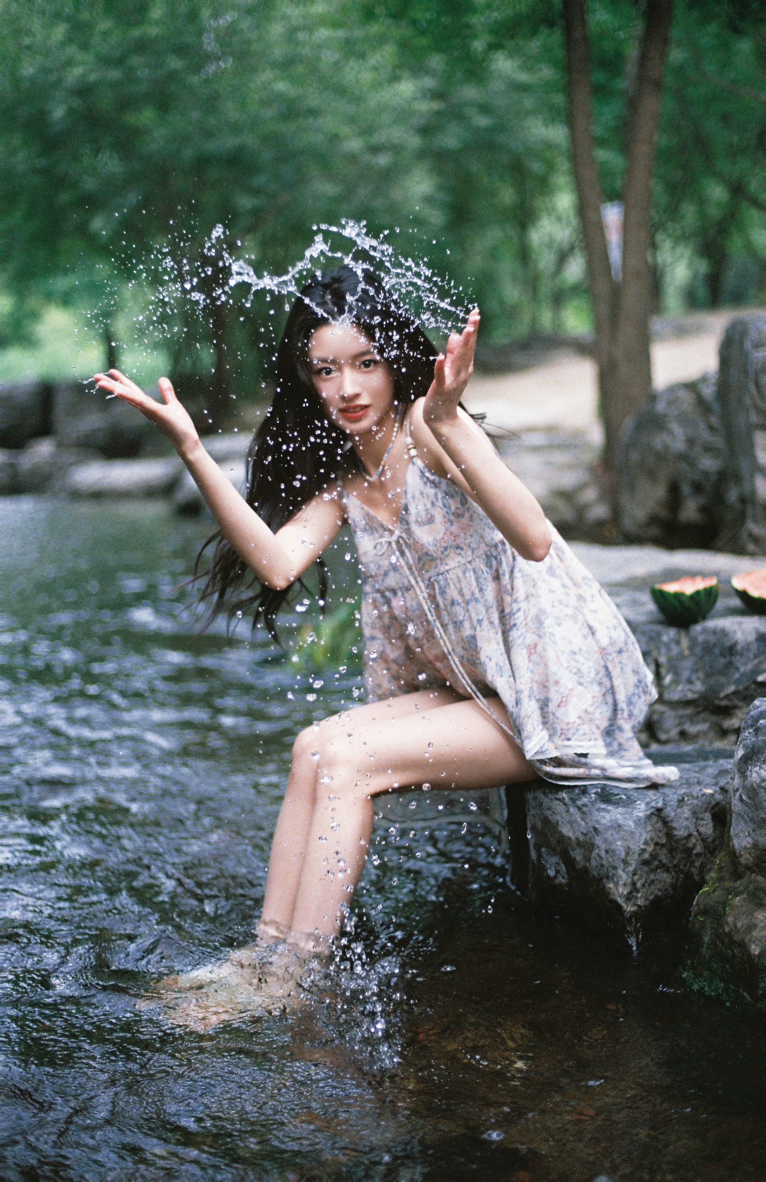 黄杨钿甜生日写真 