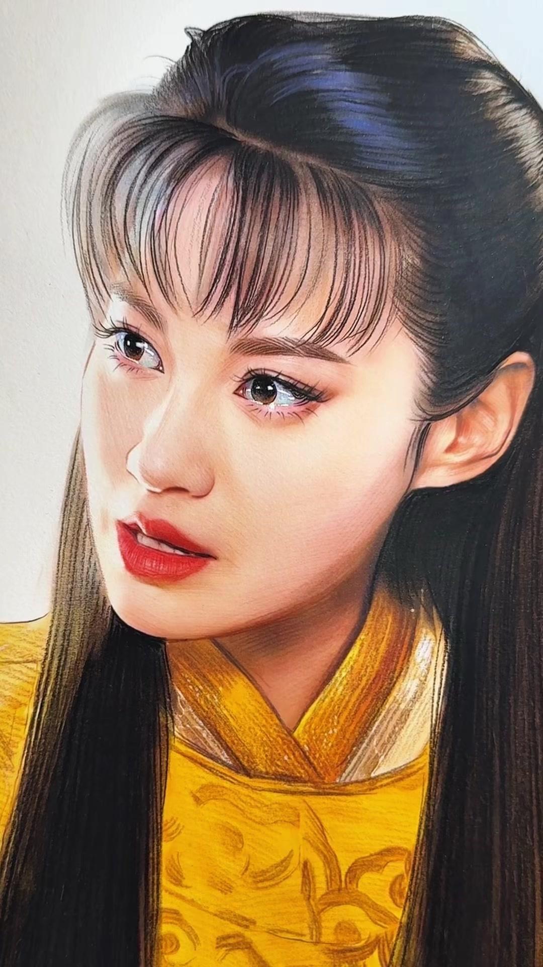 谁还没被江玉燕的眼神拿捏过？那个仅凭一个眼神就能让人毛骨悚然的角色，杨雪把疯批美