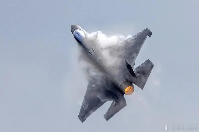 【西班牙拒绝购买F-35，选择欧洲战斗机或FCAS】（路透社）——西班牙国防部发