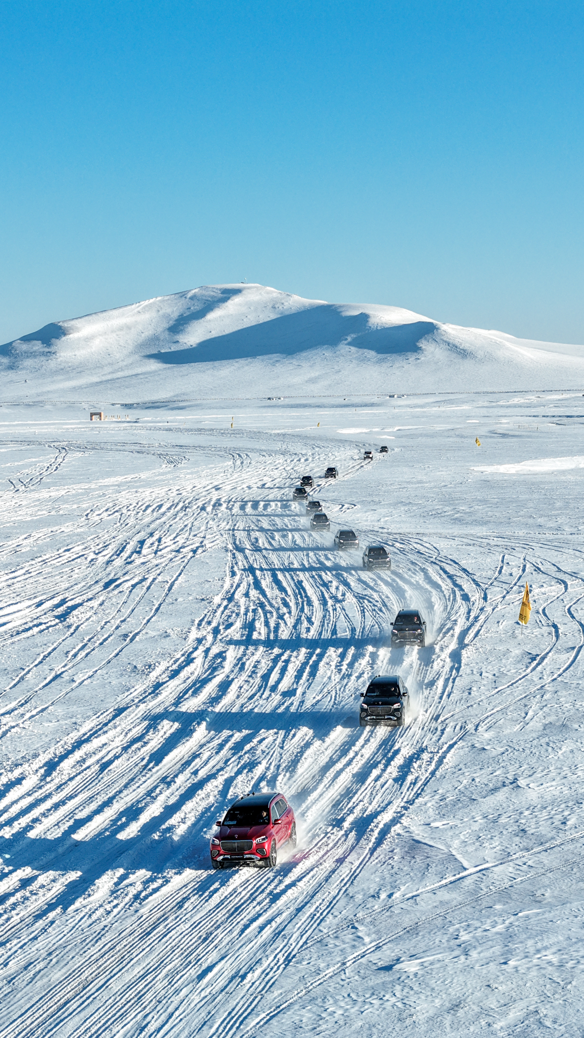 早上9点30出发，雪原越野，一直开到日落砺冰雪驭传奇 大G和GLS迈巴赫来回换，