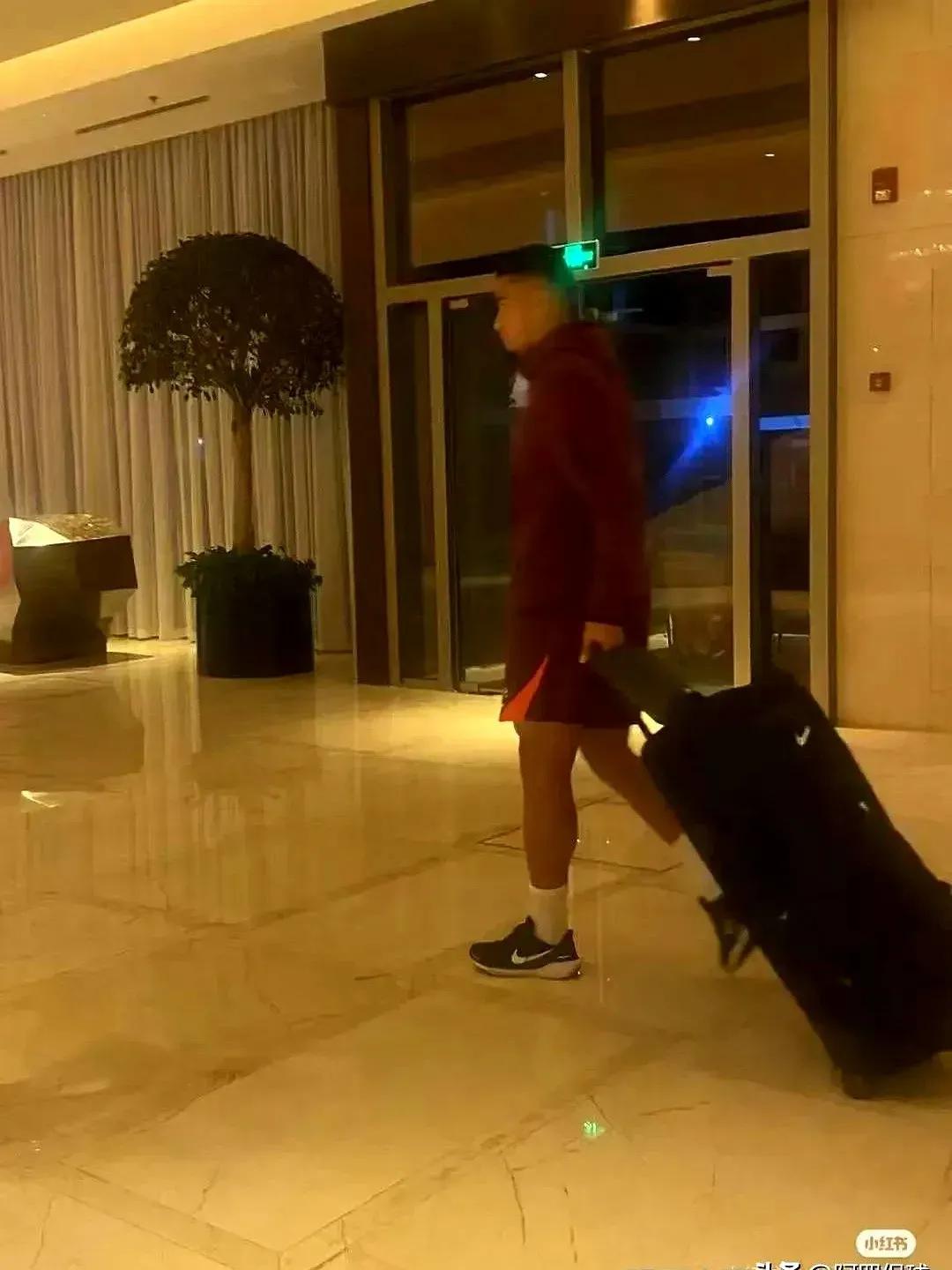 【国足客战印尼，如何击溃对手，晋级世界杯？｜中超给我们很好启示:安排个好裁判很关