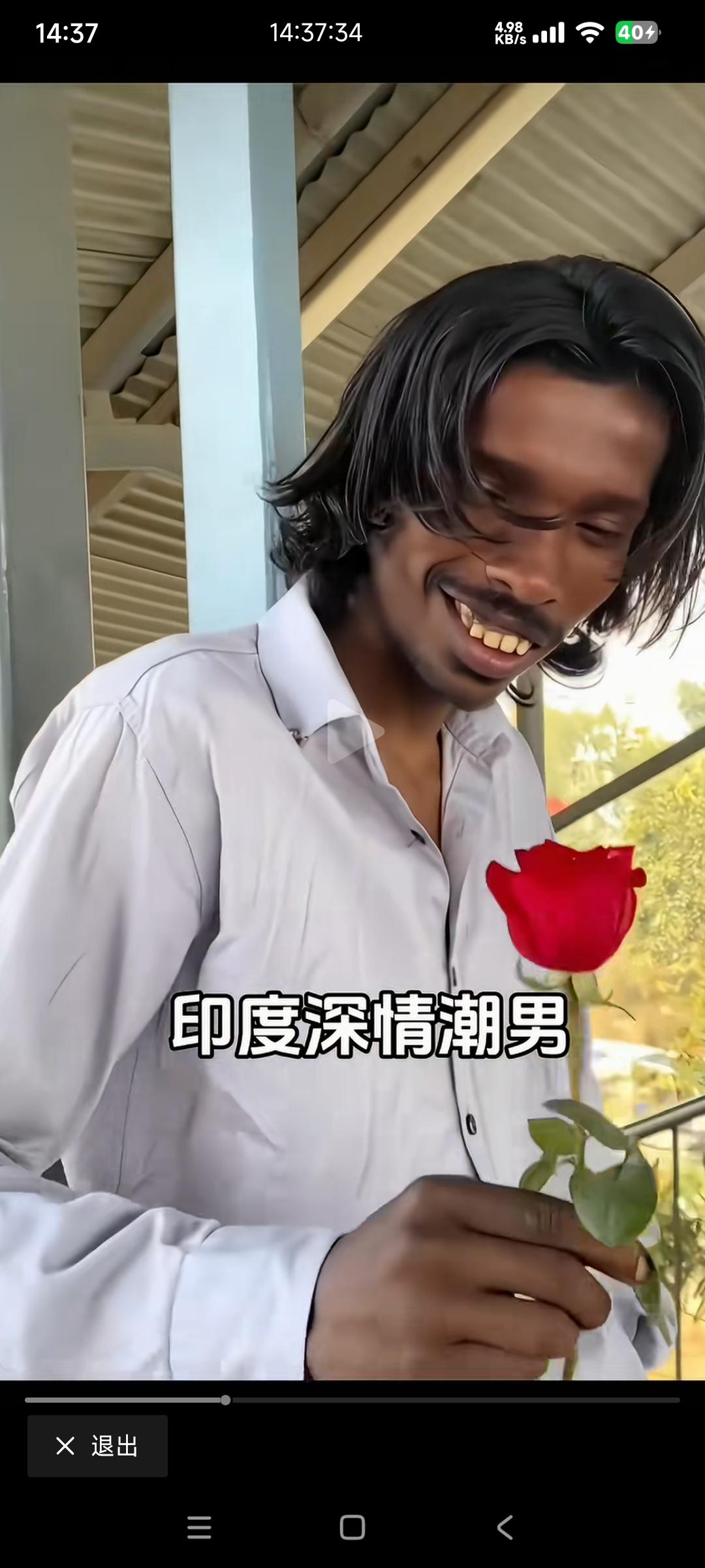 有一华人带着老婆孩子加入了加拿大籍，整天在中国社交网络上发布他在加拿大生活的日常