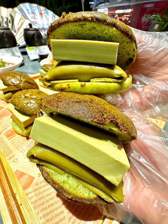 佛山坠伟大的鸭屎香茶奶冻菠萝包！诞生啦！！