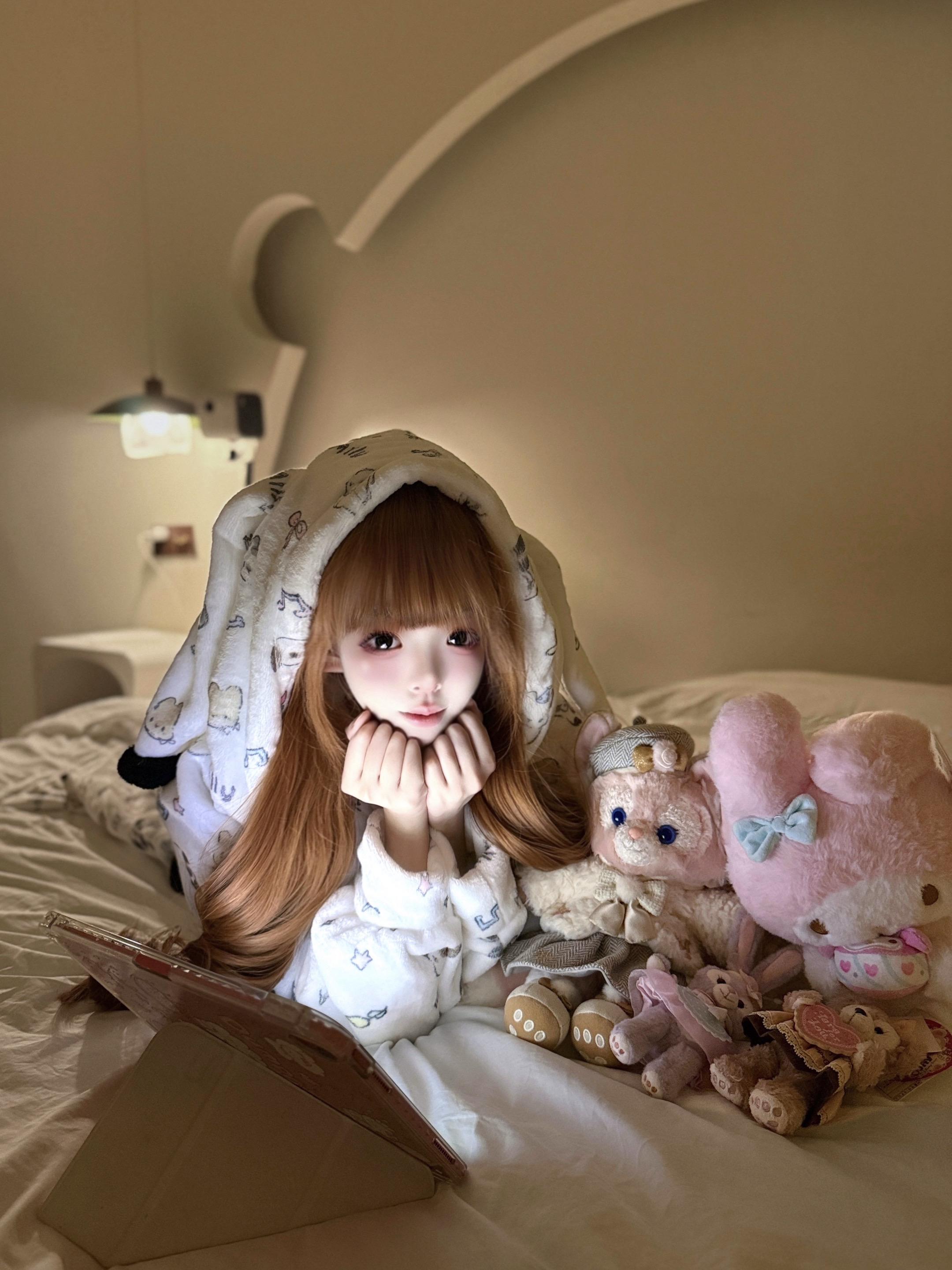 有天我们会幸福到再也不用互发早安了 睡醒你就在૮⁔.  ̫ .⁔ა.