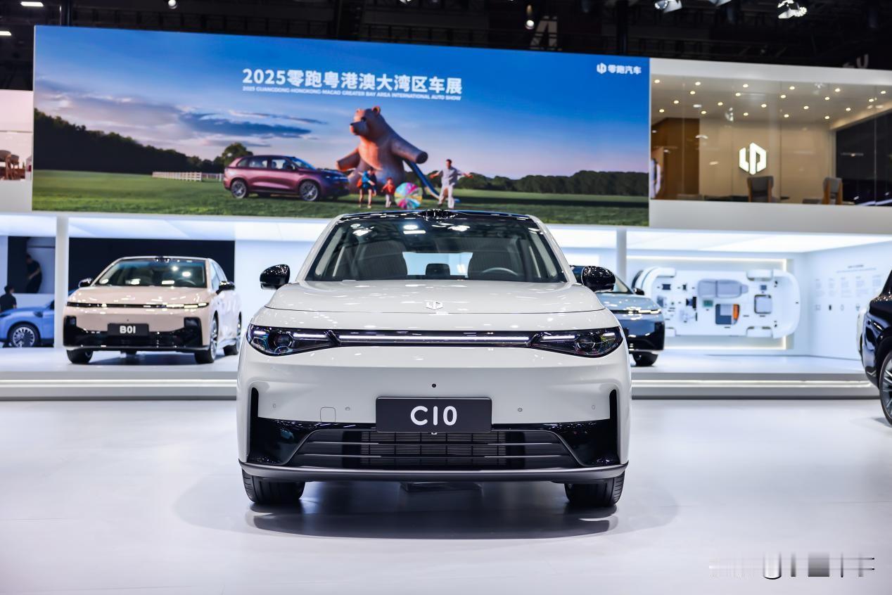 热门中型SUV，是选贵的尚界H5，还是选品价比高的零跑C10？
 
很多人说一分