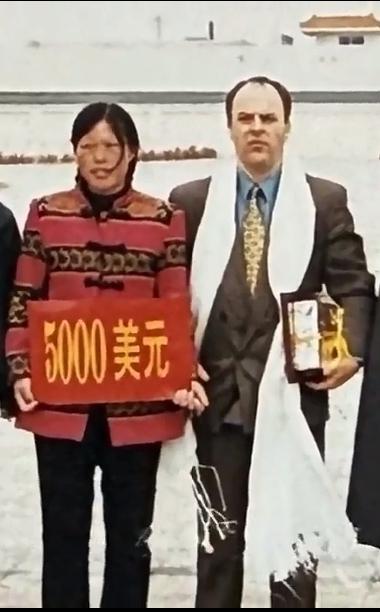 26年时间可以让一个人发生了多大的改变？很大！从默默无闻的一个支教老师，到搭建中