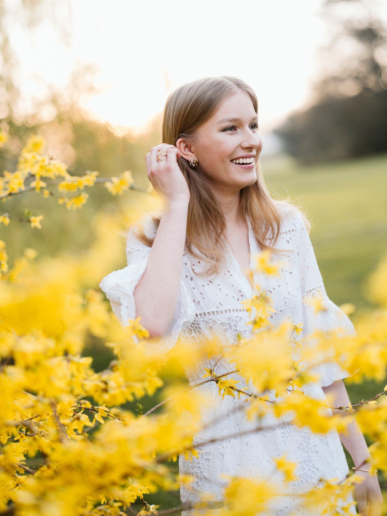 4.16 比利时埃莉诺公主庆祝18岁生日，穿个长礼服多好看呀 