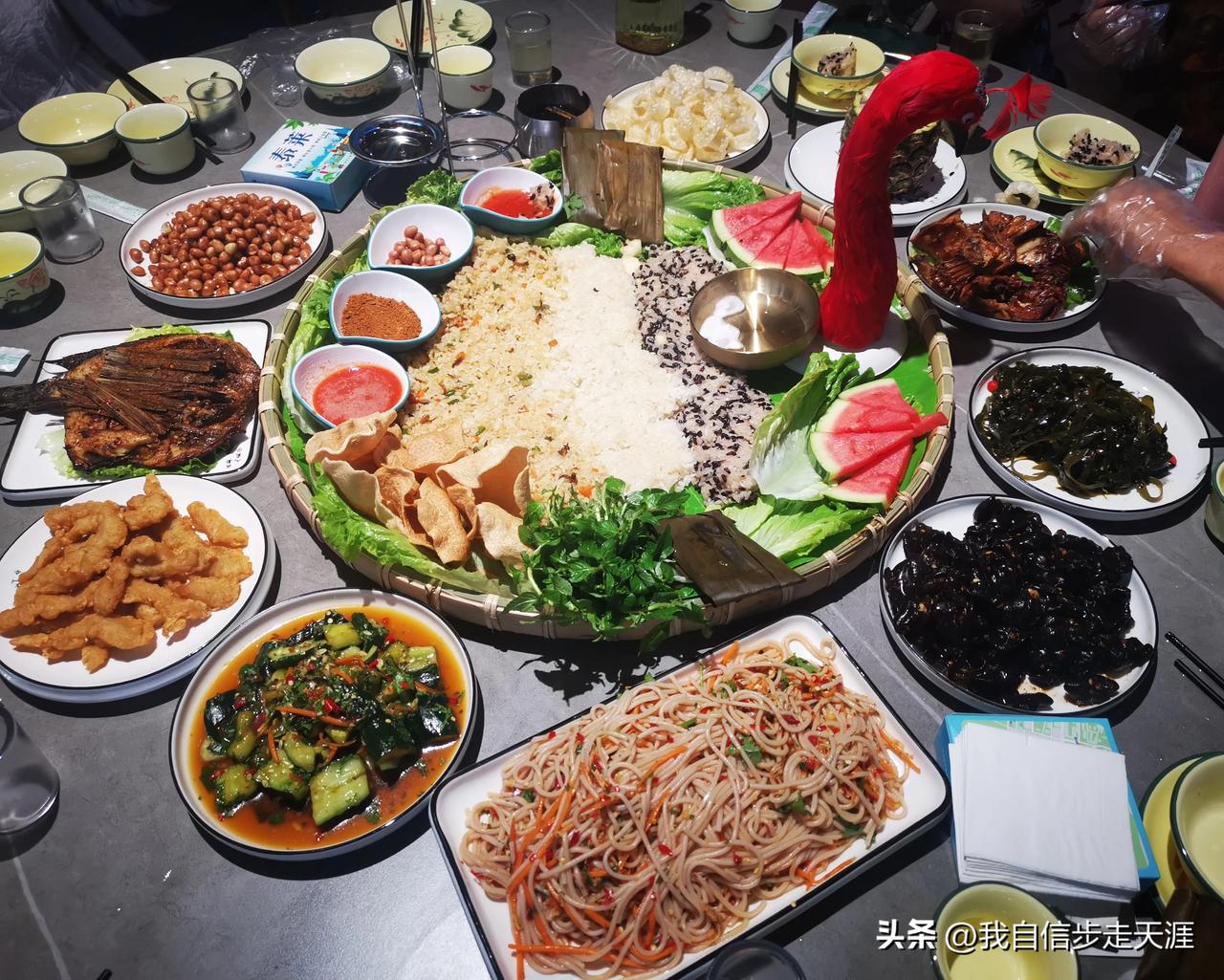 你觉得餐厅是否应该标明预制菜必须标明。其实大部分人都不很发对预制菜，他们反对的是