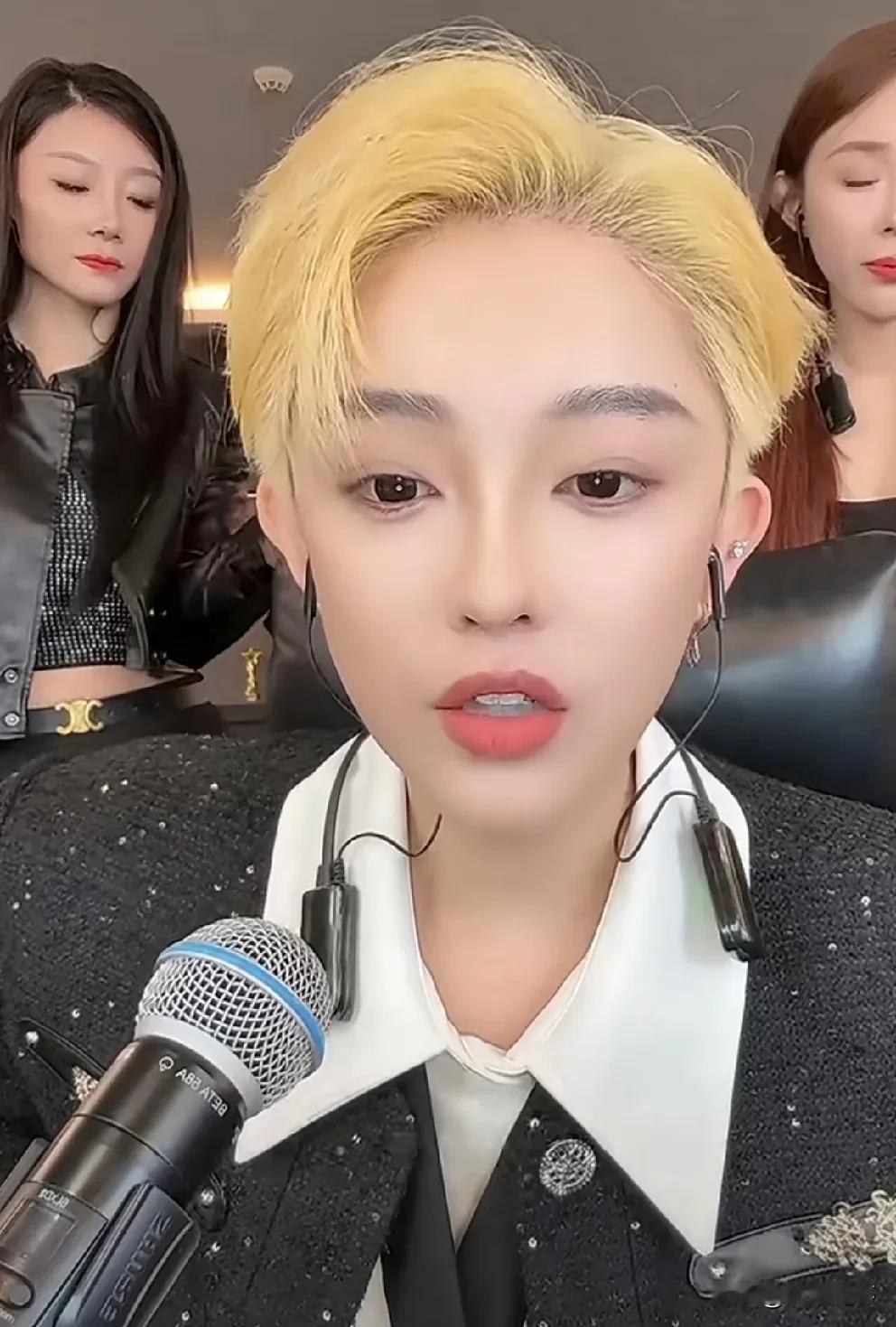 娜美得知辛巴退网，嚎啕大哭！

           娜美以“辛巴回归”为由，昨