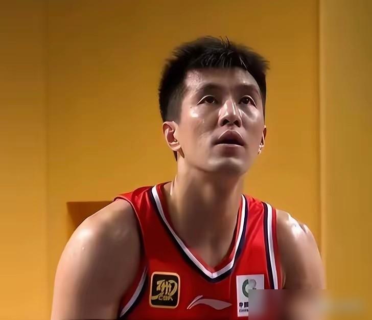 郭艾伦手术成功了！
3月5日CBA常规赛，他快攻落地左膝反关节扭伤，确诊前交叉