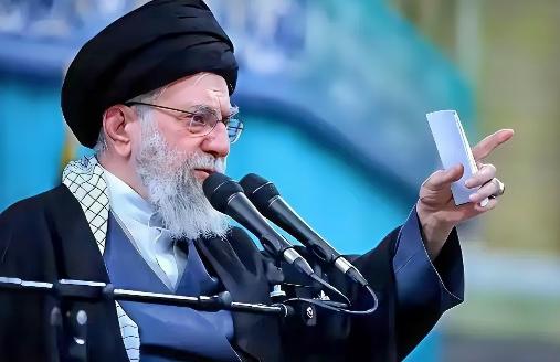 别看特朗普瞎折腾，实则是美国国运已尽。即便美国曾经无比强大，也难逃衰落的命运，就