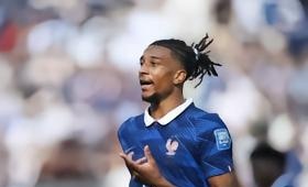 法国队在世界杯1/16决赛中以3-0完胜瑞典，其战术体系的协同性与球员个体能力得