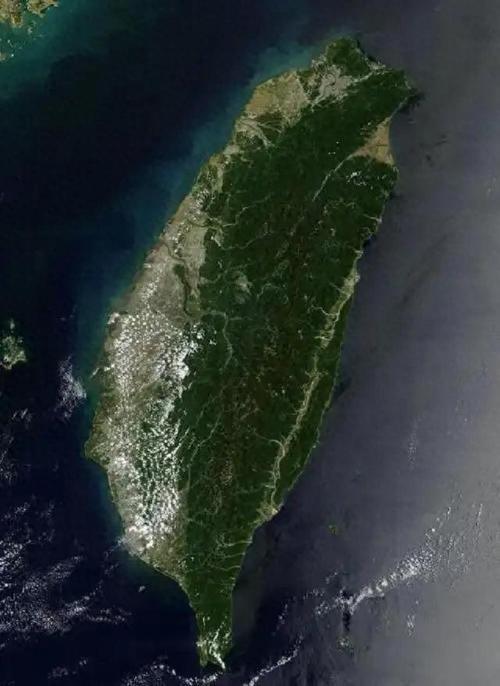 国防部强势硬核表态！
台湾是中国的一部分，根本不存在所谓“海峡中线”。
5月9日