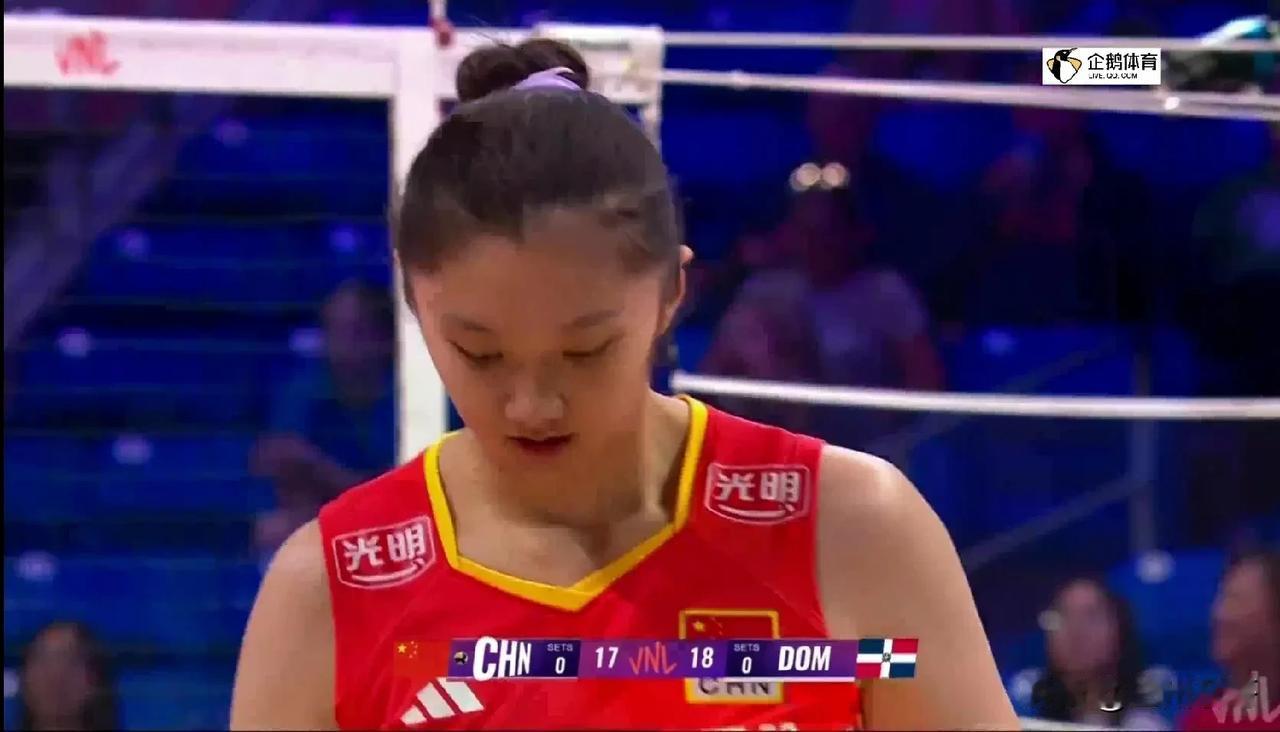 陈厚羽三拦两发，手法就是硬！
中国女排25:22逆转多米尼加女排，开局中国女排一