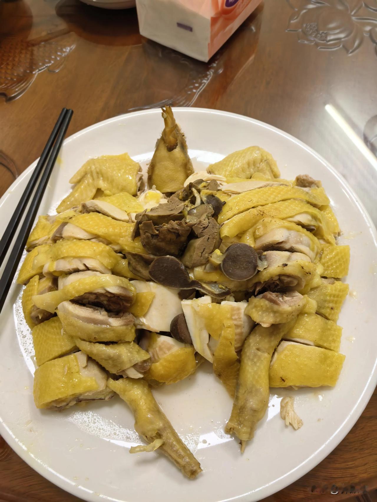 寒假是比较开心的，南方天气不冷不热，春节氛围越来越浓心情好，街上车辆越来越少不堵