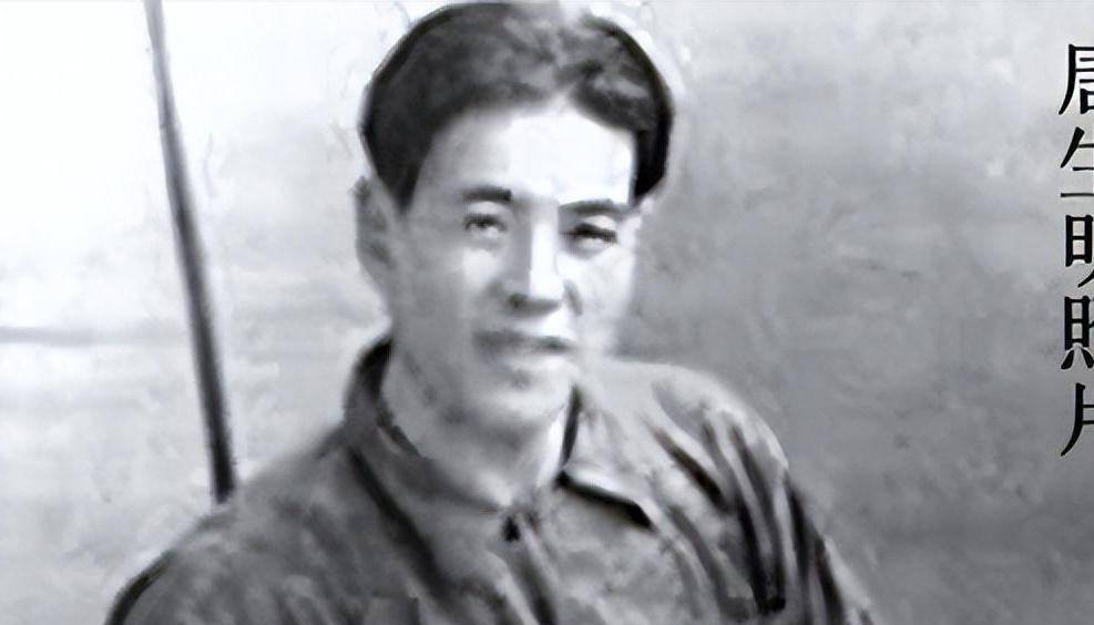 1934年，唐生明理发时看修甲女工长得漂亮，就随手掐了她脸颊一下，怎料店家借机讹