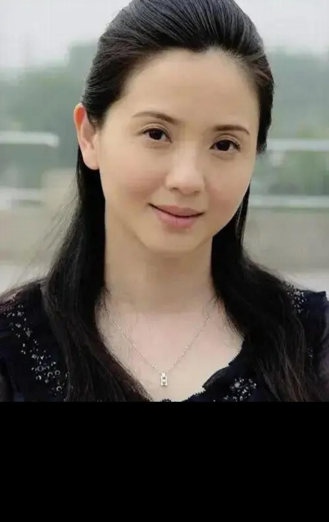 何晴葬礼6小时，“林黛玉”陶慧敏发文悼念，6字道尽两人感情！
娱乐 明星