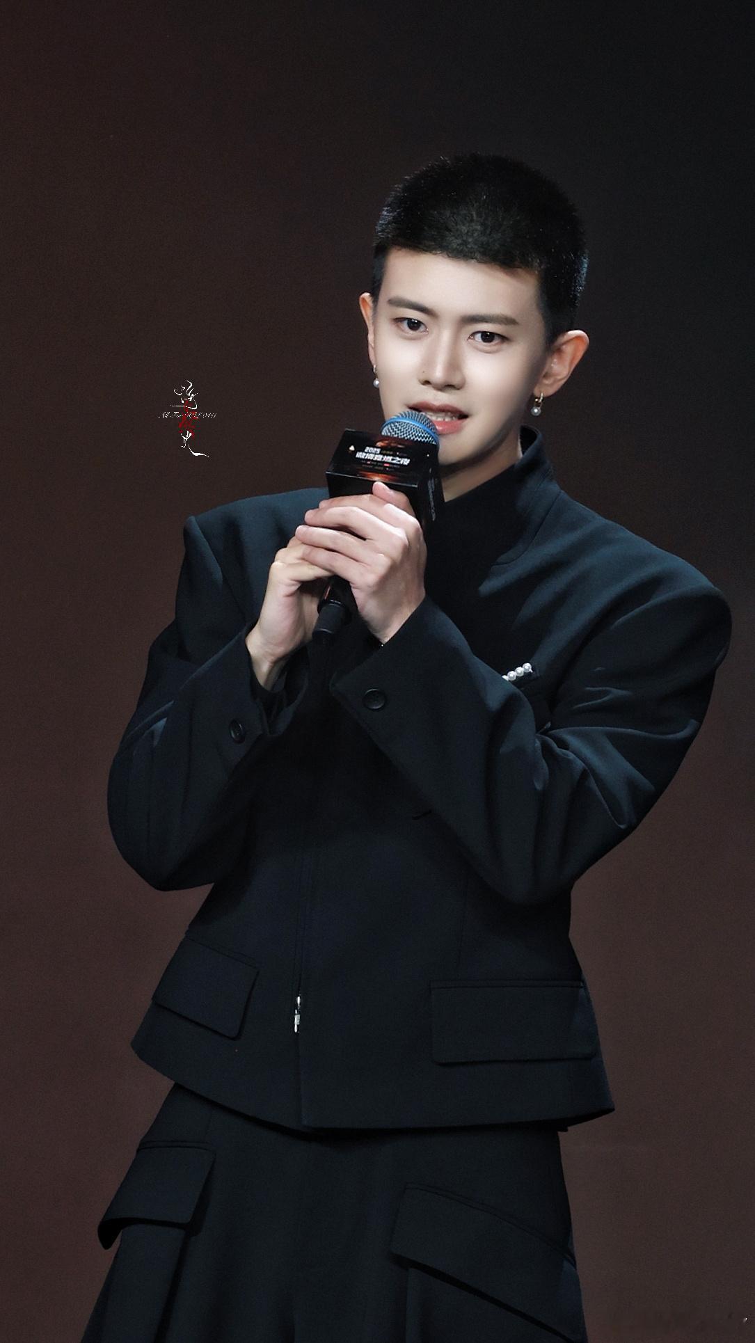 寻艺  为任嘉伦签到