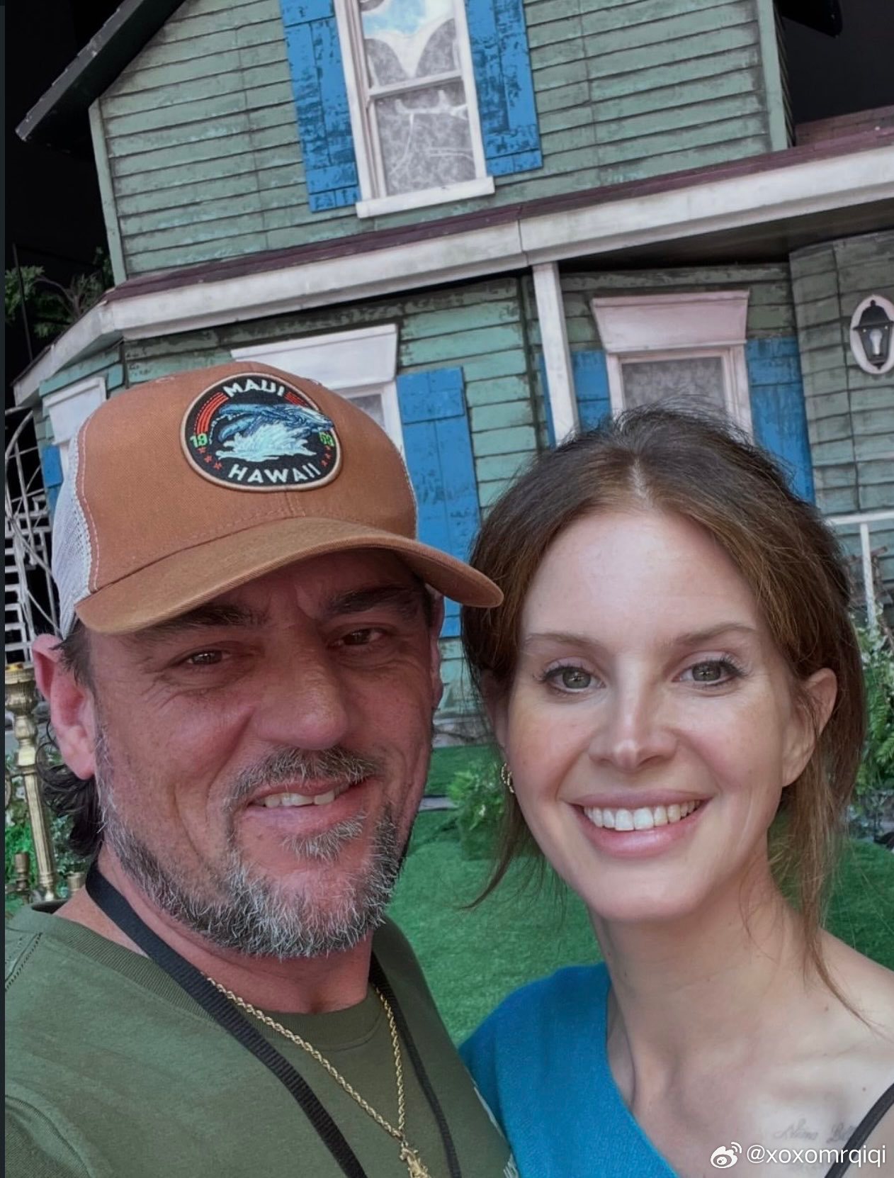 Jeremy Dufrene今日晒出绝美新照片，庆祝和Lana Del Rey结