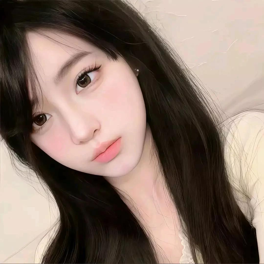 清新甜美，梦幻少女，自然妆容，温柔可人