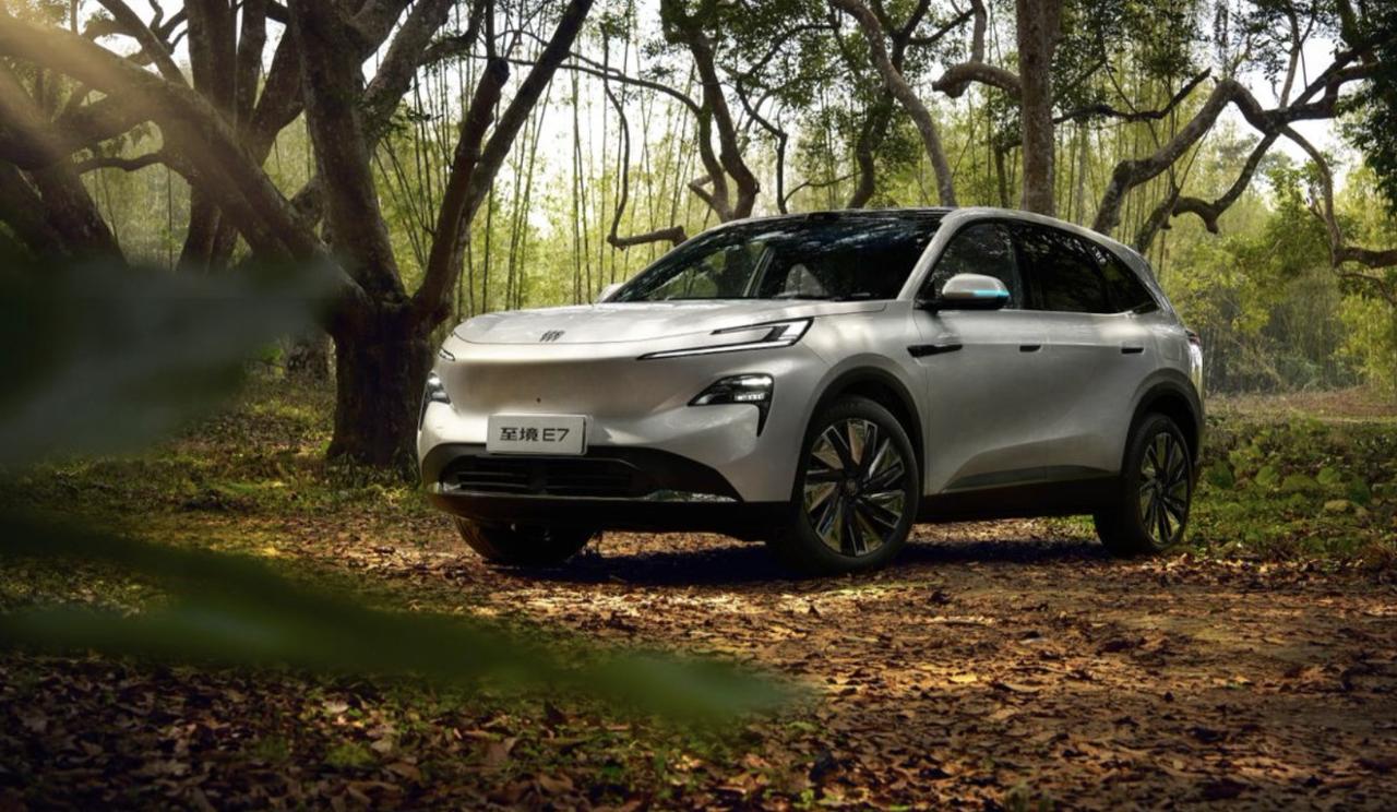 别克至境E7正式上市，有以下信息亮点：
1、售价区间为15.99-19.99万元