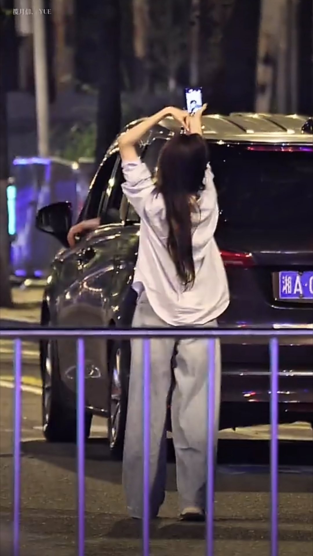 但是结束的也只是这一段旅程而已 还好我们还有未来小鱼小鱼快快游 四面八方向自由 
