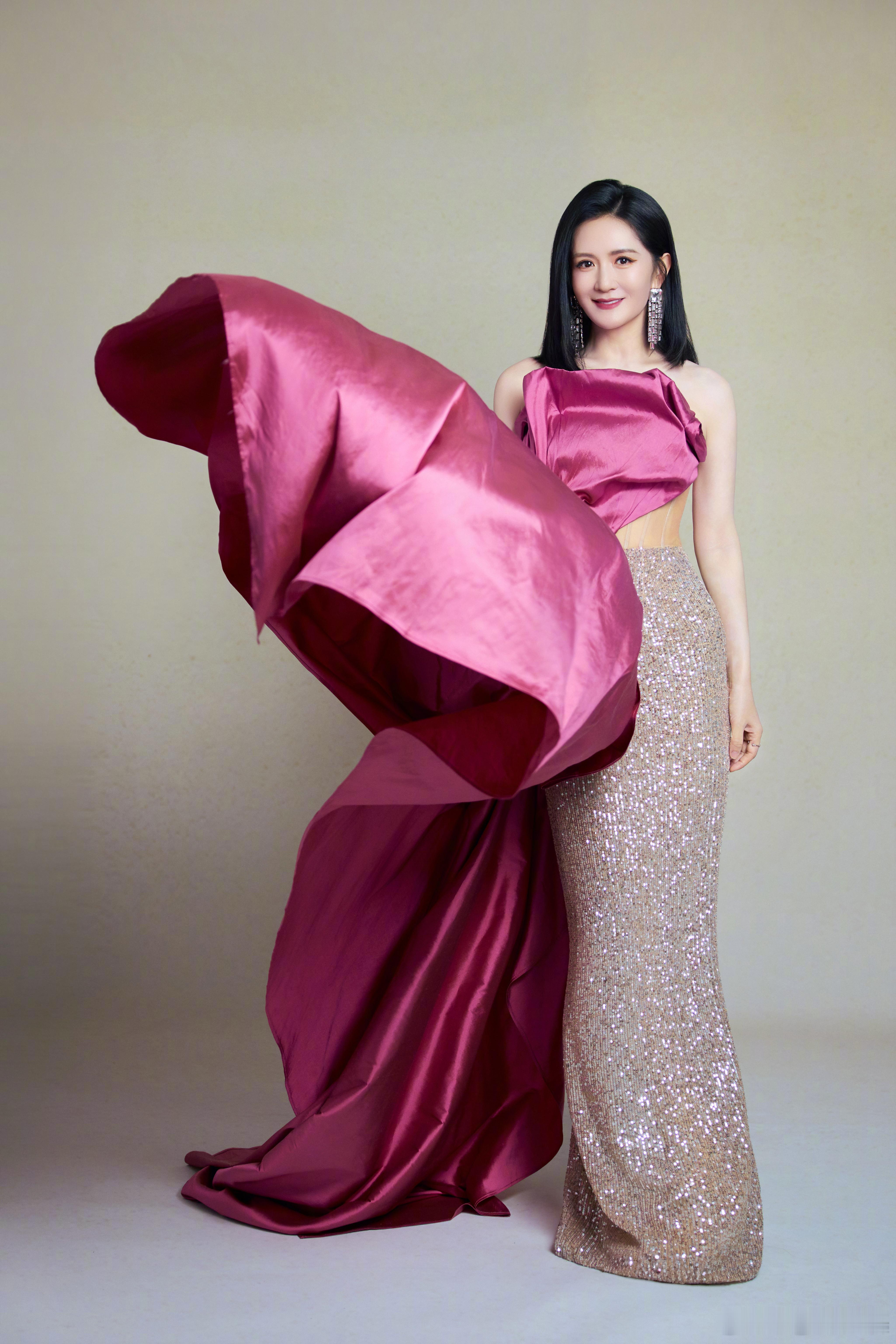 谢娜说会想办法加场 发回应演唱会售罄:“特别特别感谢大家的支持我现在很兴奋，很激