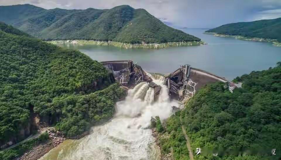 柬埔寨不甘心战败，洪森父子不惜鱼死网破，远火瞄准泰国大坝？