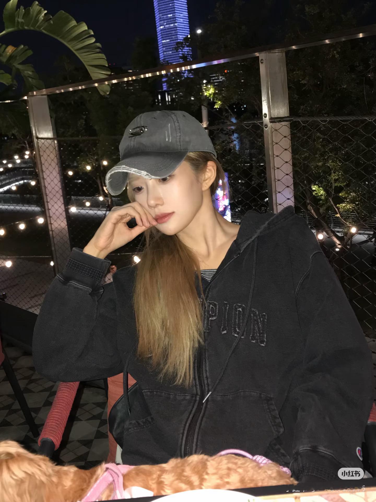 超绝不经意漏出锋利的下颚线 ​​​