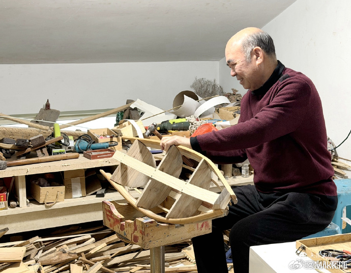 玉环七旬渔民用船模留住海岛记忆七旬匠人，一生与船为伴；一双巧手，定格海岛岁月。7