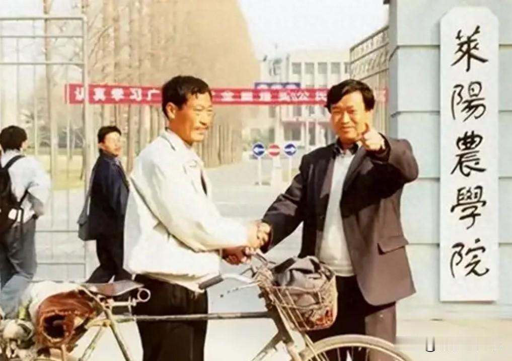 一件事情毁掉一座城，毁掉一个产业。
面对这样的标题，很难不让人痛心疾首。
这个事