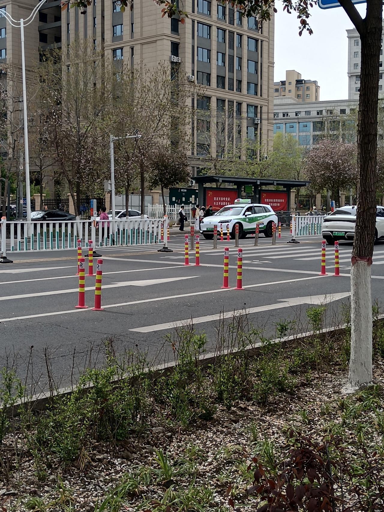 为昌吉交警部门的做法点个赞
      
       最近几天，我路过长宁南路